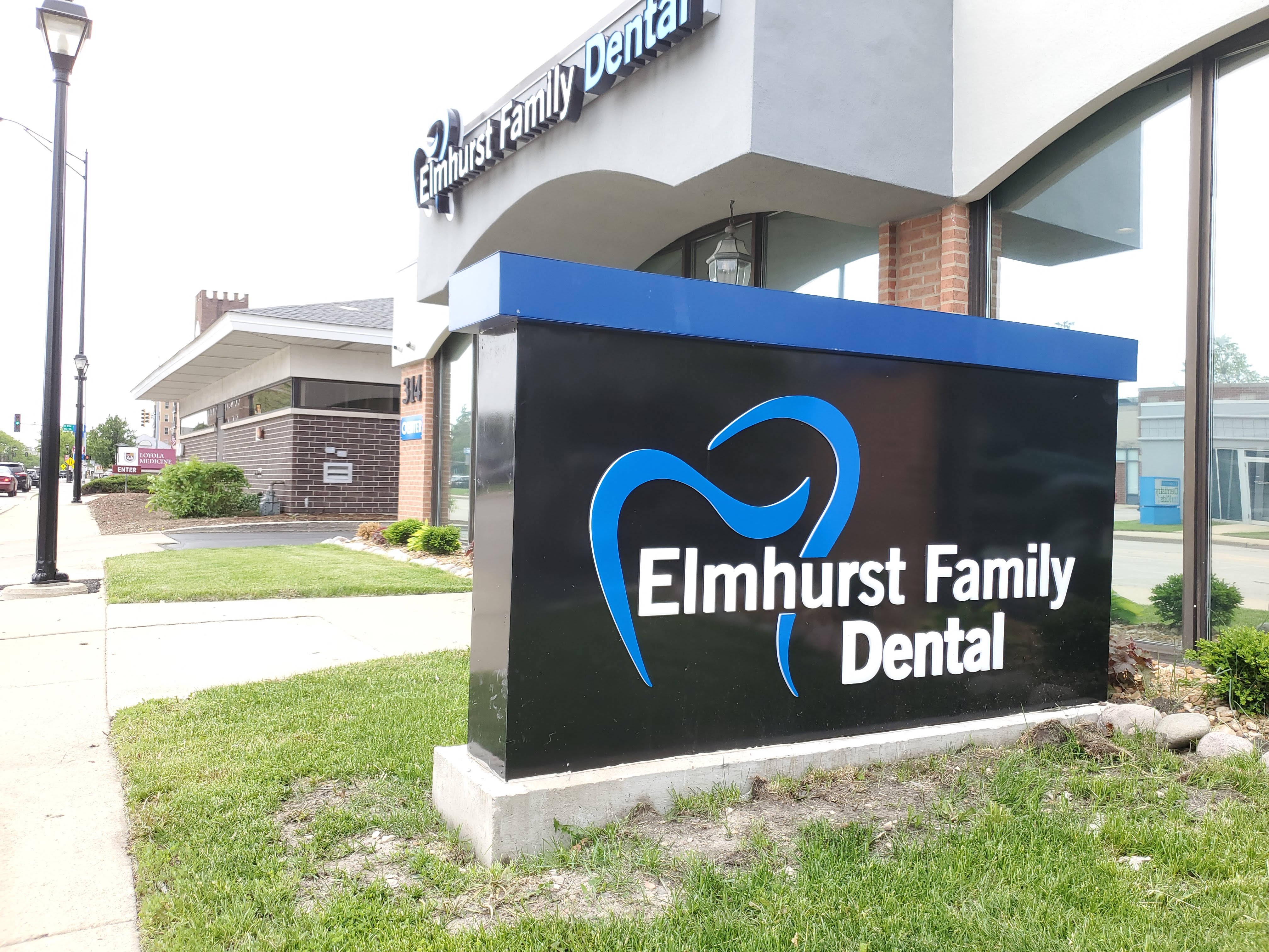 Elmhurst dental monument