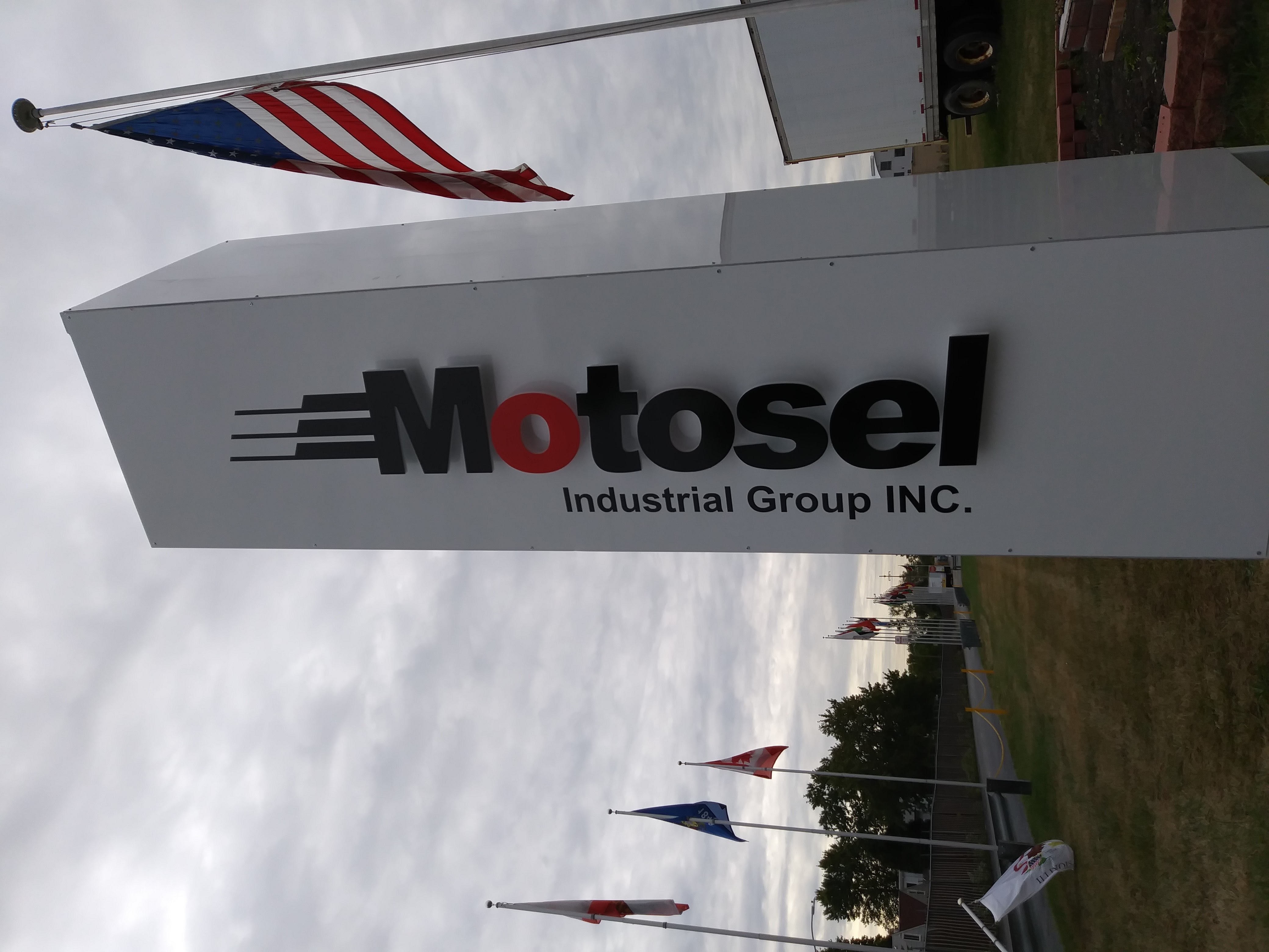 Motosel pylon